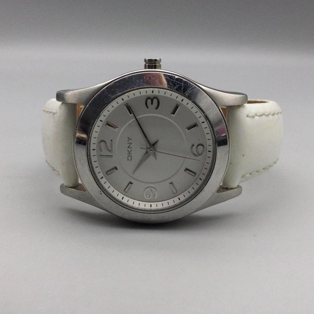 DKNY Womens Watch 32mm Silver Tone White Leather 5 ATM Stainless New Battery